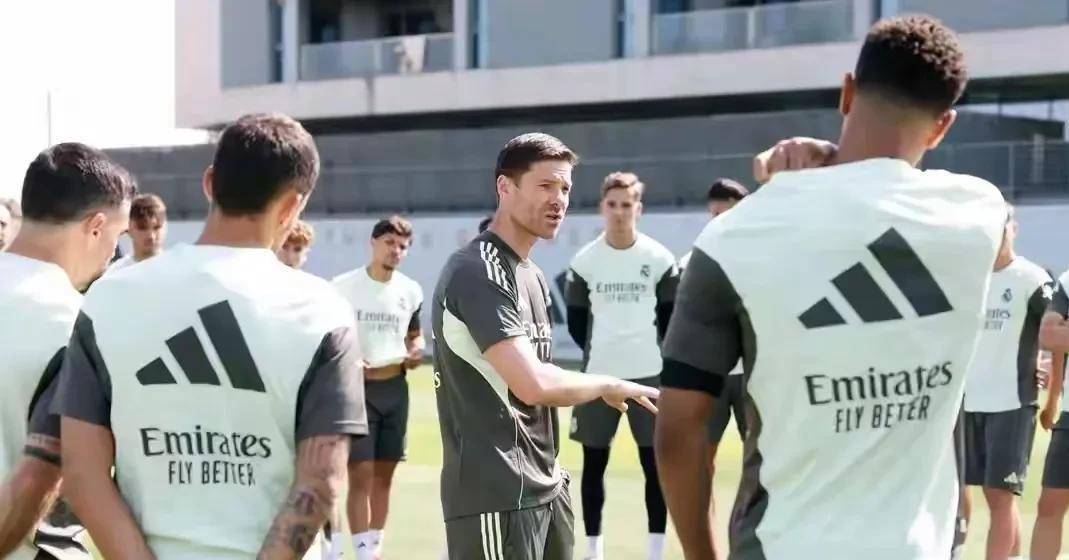 西甲一夜变天！皇马爆冷遭升班马2-2逼平贝林厄姆救主难掩危机西甲联赛免费高清直播＋实时赛程积分榜＋竞彩预测全覆盖（2025赛季）