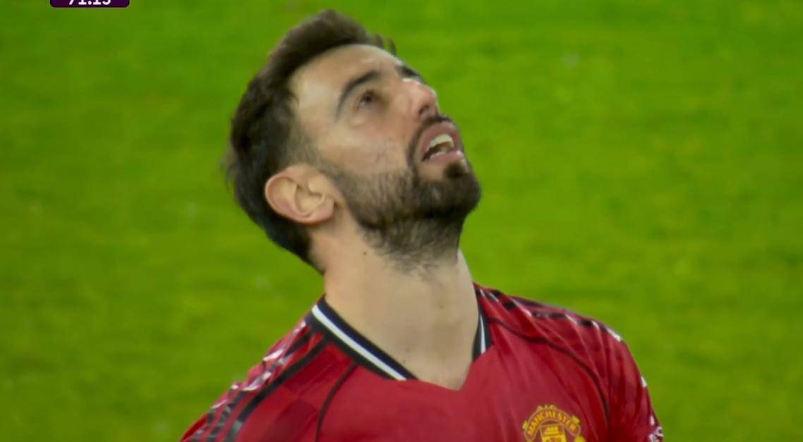 英超联赛免费高清直播+实时赛程+积分预测（2025赛季全覆盖）意外！曼联11人对阵10人埃弗顿0-1告负对手爆发内讧英超积分榜更新