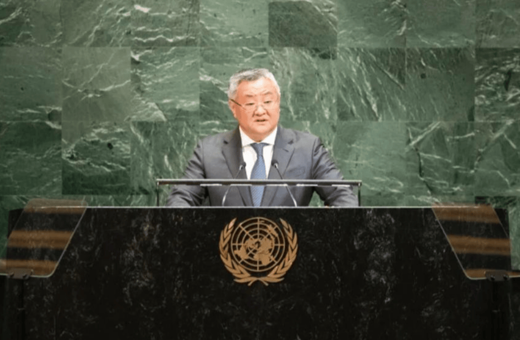 高市早苗没想到，俄军登陆舰登上千岛群岛，普京直接对日本来硬的！