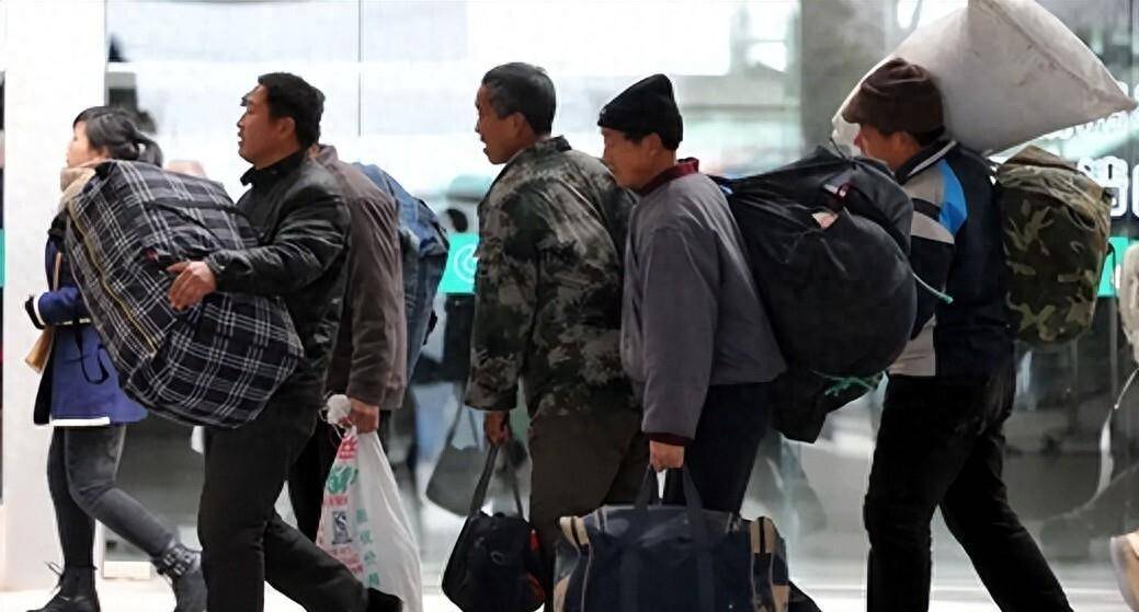 大城市不香了？20%跨省务工者返乡难道真PG电子APP下载 