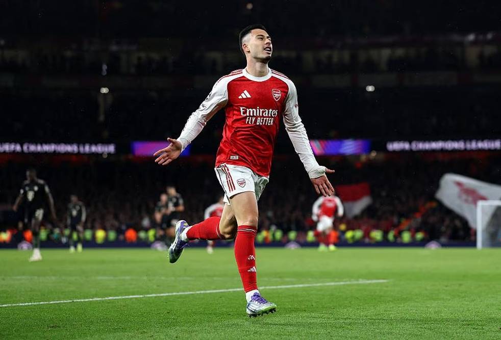 3-1<strong></p>
<p>英超</strong>,5连胜!英超13亿豪门太强了,送德甲豪门赛季首败,领跑欧冠+英超 3-1,5连胜!英超13亿豪门太强了,送德甲豪门赛季首败,领跑欧冠+英超