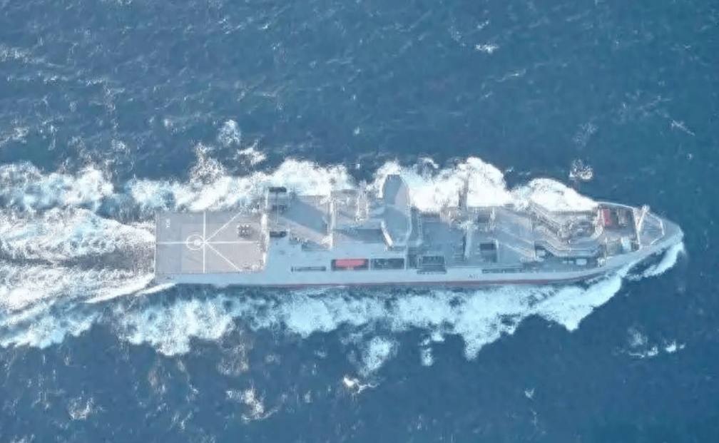 枪口对准出头鸟！新西兰昏了头，竟然派最大军舰擅闯台海，解放军当场立威！