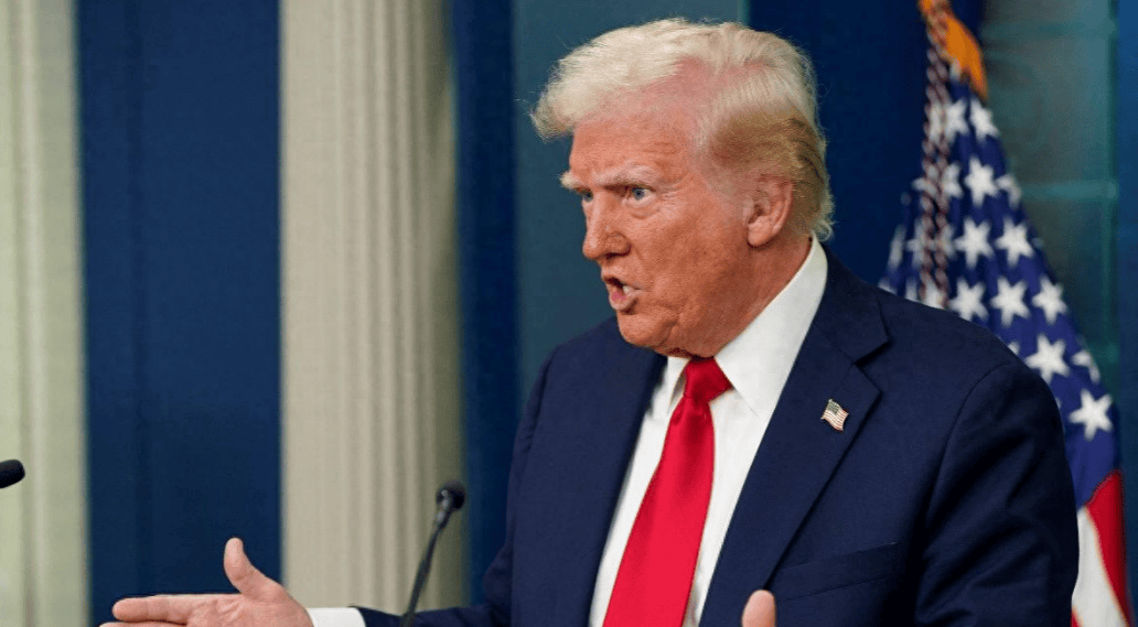 美国又翻车了？特朗普刚把委内瑞拉设为禁飞区，美军AV-8B就冲出跑道！