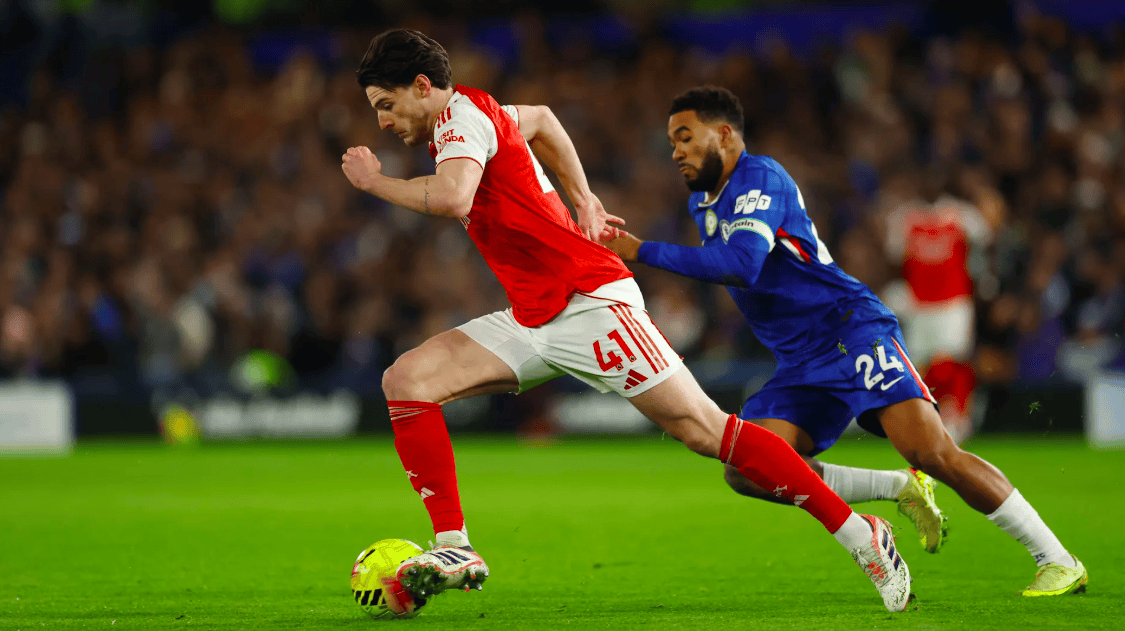 “11打10！0-1到1-1 英超巅峰对决