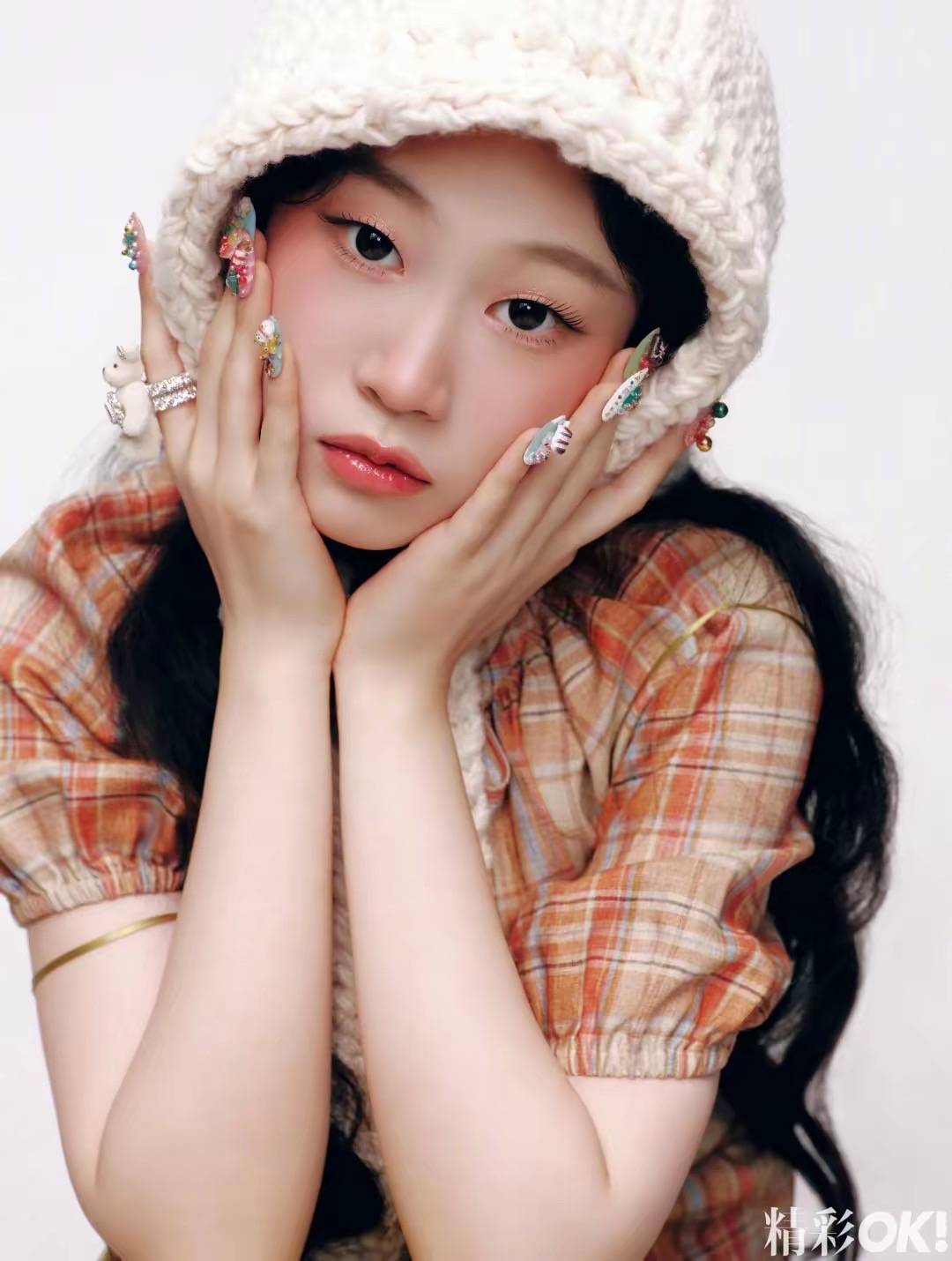 19岁沈佳润再登封面，“最丑星二代”穿上丑衣服，意外讨喜又好看