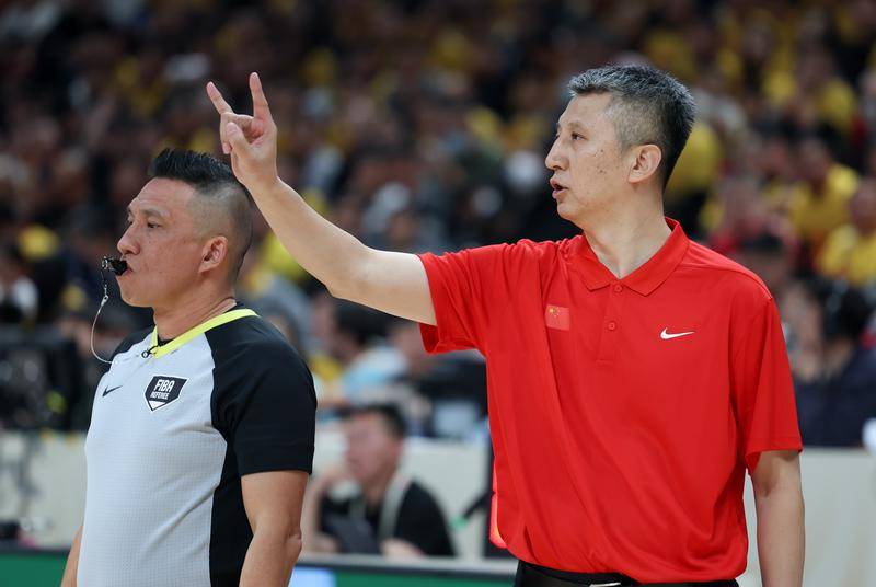 新华社述评｜中国男篮复兴之路道阻且长