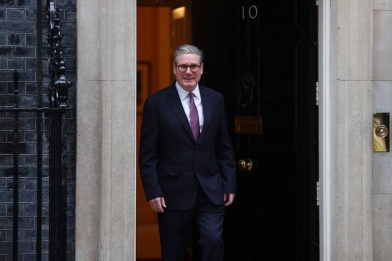 突发特讯!英首相发表涉港言论 , 中方罕见措辞驳斥: 没资格、没权利