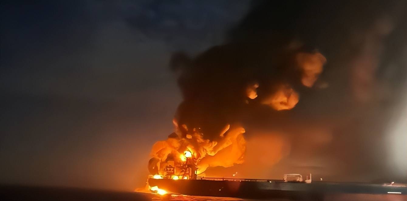 俄罗斯油轮又在黑海遭打击，普京终于忍无可忍，下令炸平敖德萨港，俄乌和谈彻底泡汤？