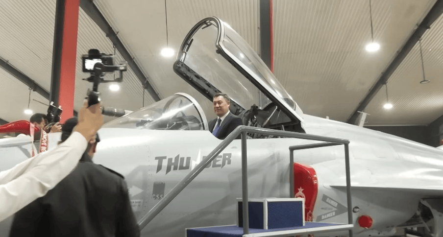 枭龙逆袭成为中亚顶流?巴铁官宣迎新买家,伊朗就算明白枭龙的厉害也晚了