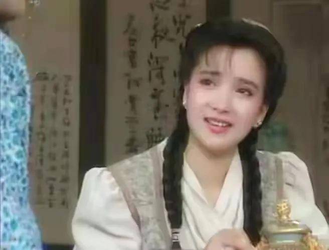 许亚军四任妻子,两任已离世,何晴生前透露,与前夫一家关系和睦