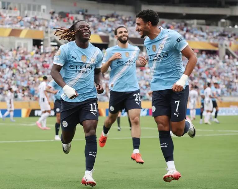 “今晚10点曼城冲击英超英格兰足球超级联赛