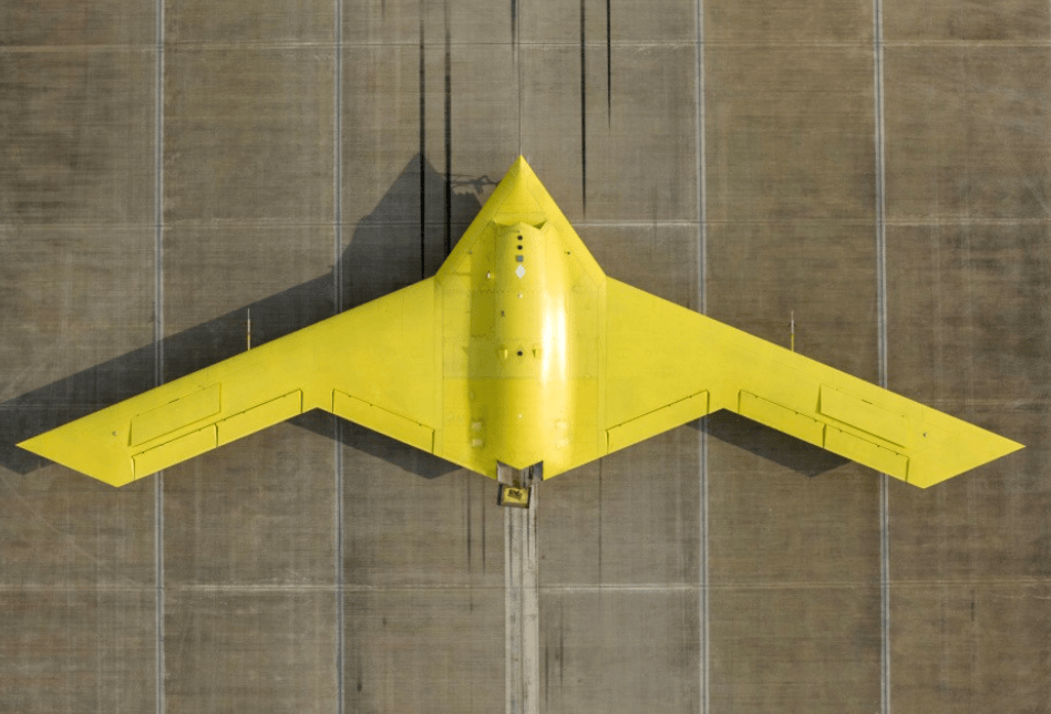 解放军再亮“杀手锏”,彩虹-7无人机首飞成功,中东土豪已经迫不及待了