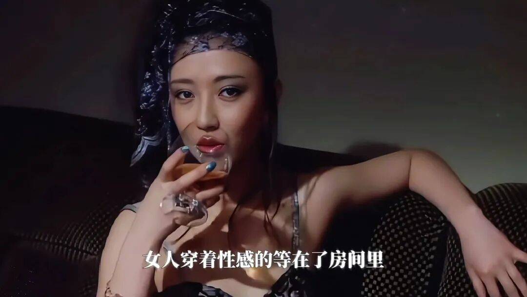 日本女星赤坂丽写真又纯又欲性感火辣!曾为艺术献身