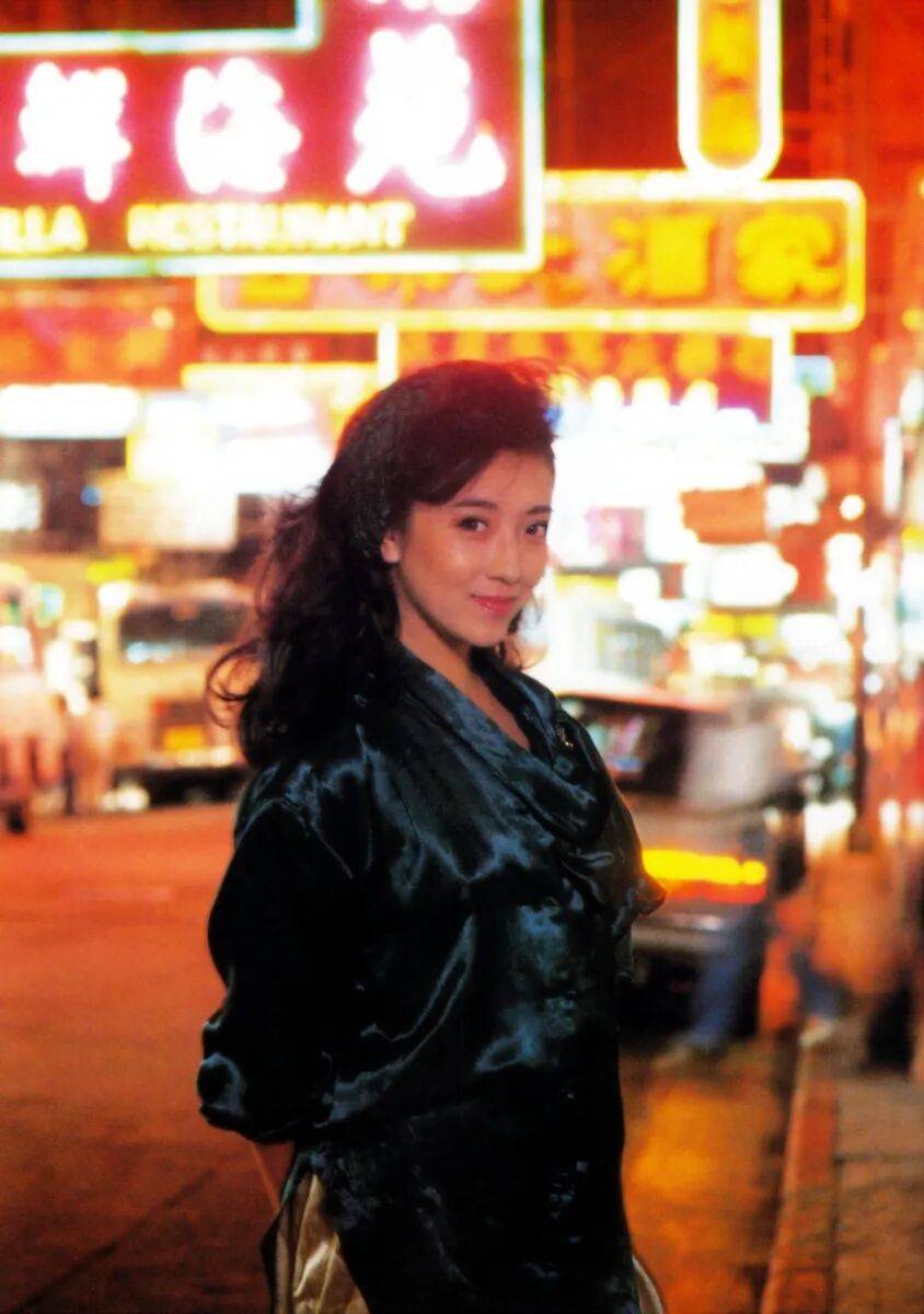 日本女星赤坂丽写真又纯又欲性感火辣!曾为艺术献身