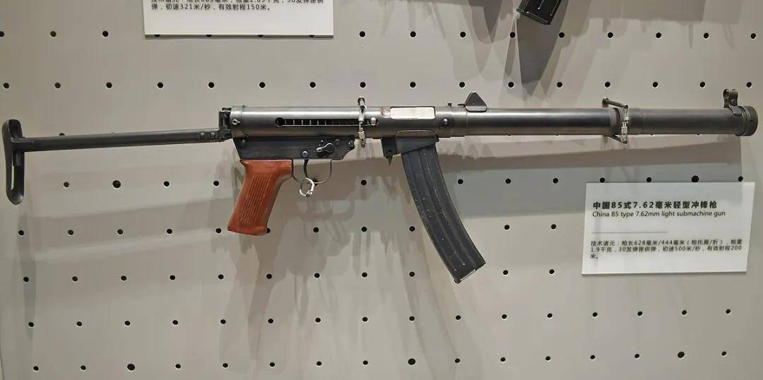 柬埔寨狙击手展示中国10式大狙！还有哪些武器是中国造？