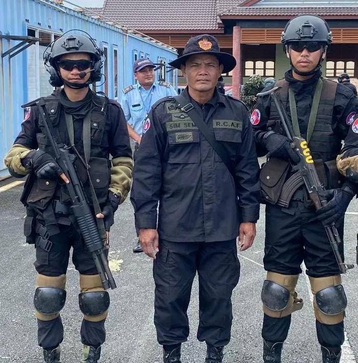 柬埔寨狙击手展示中国10式大狙！还有哪些武器是中国造？