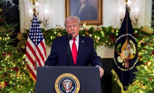 演讲不足20分钟，特朗普被骂声淹没，至暗时刻，中方剑指五角大楼