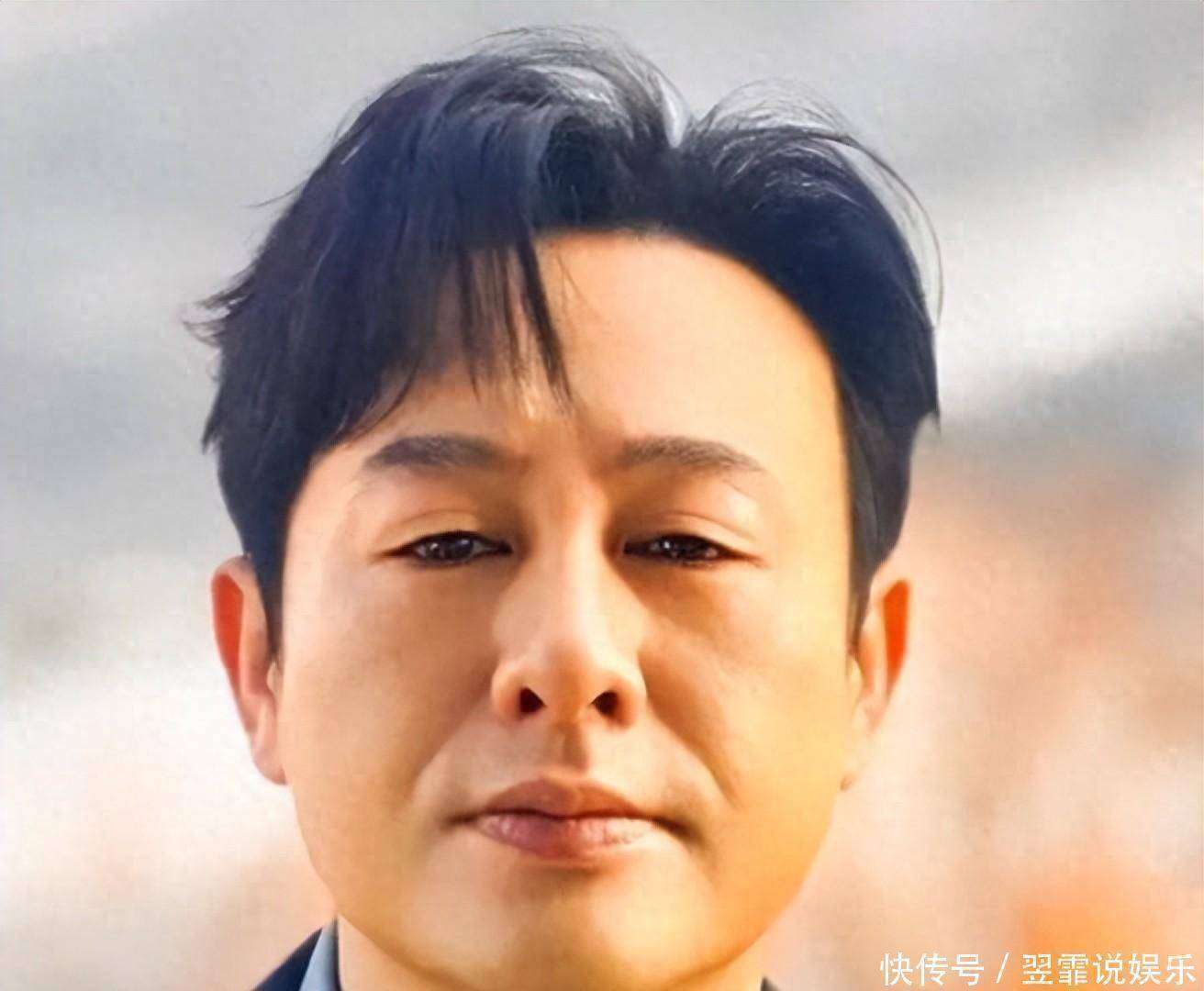 张颂文晚来爆红的背后：明星光环外的温暖与真实