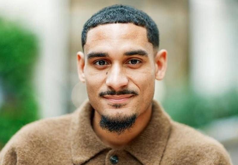 英超联赛免费高清直播+实时赛程+积分预测（2025赛季全覆盖）最强对决！欧冠四强云集联赛杯半决赛阿森纳曼城齐冲四冠梦