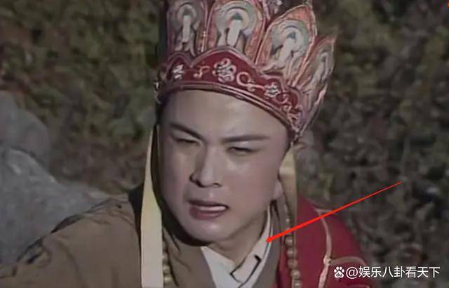 穿内衣就算了，输血管也忍了，那个“戴口罩”的就有点说不过去了