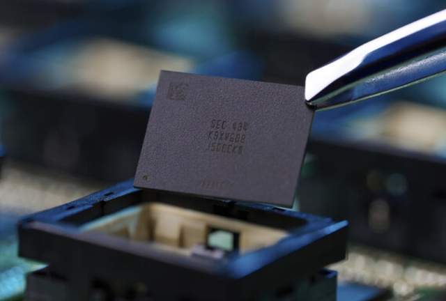 原创 小米、传音麻烦了:一台手机毛利70块,内存涨150块,怎么办?