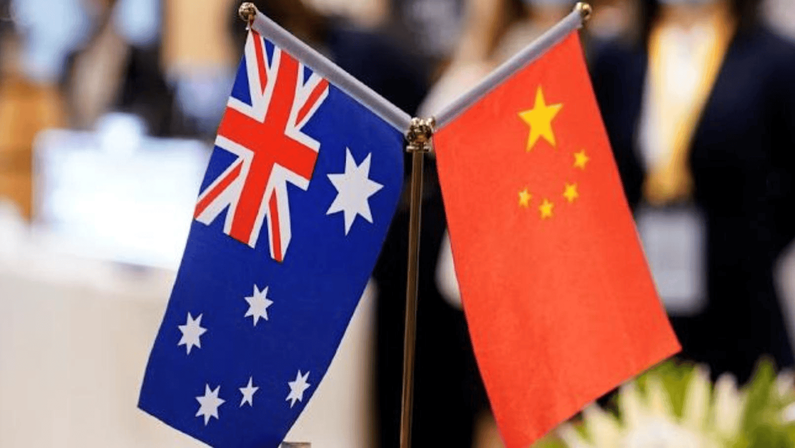 局势开始恶化，日本刚被按住，澳大利亚又介入台海，解放军已南下