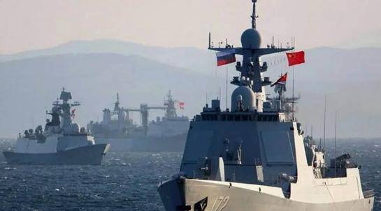 美日没想到:解放军和中国海警“锁台”之际,普京打出最意外一拳