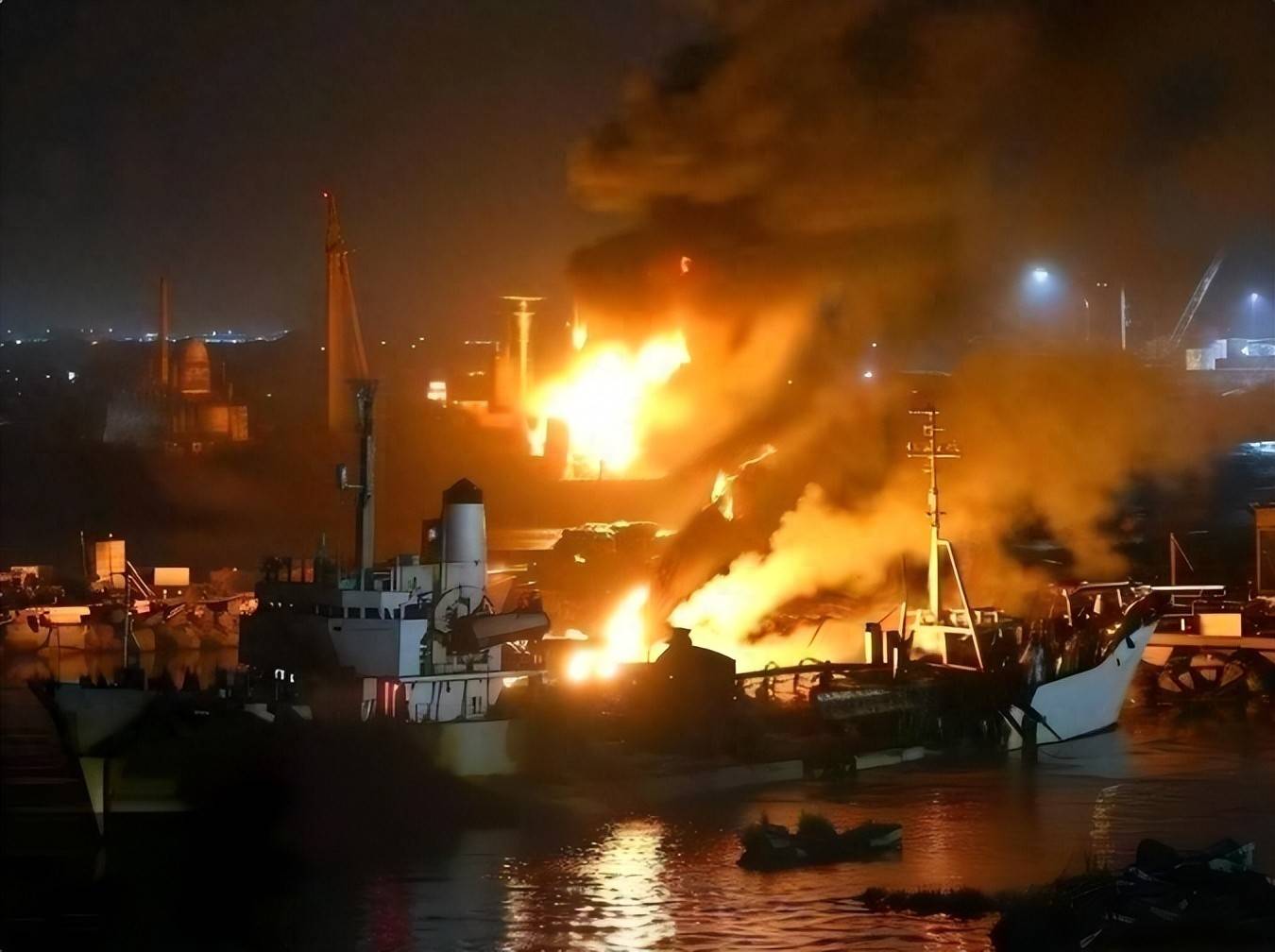 多国联军参战，沙特攻击弹药船，中方介入局势，也门全境警报拉响