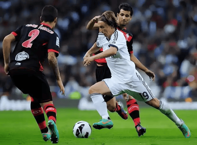 欧战西班牙足球甲级联赛资格 VS 保级生死线 西甲焦点：塞尔塔主场能拿捏蝙蝠军团？