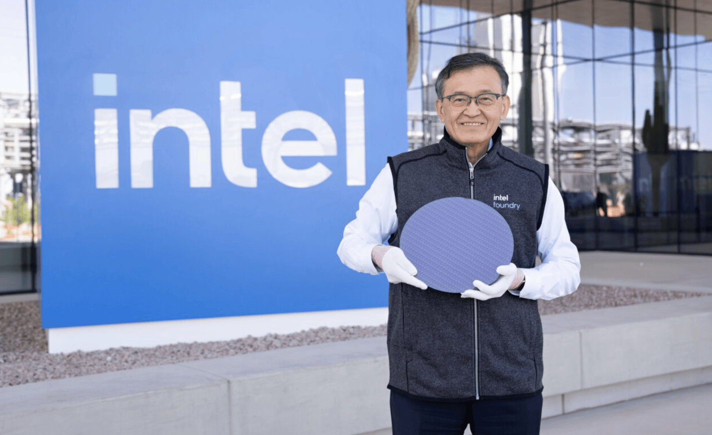 原创             英特尔、台积电，对决2nm