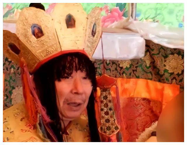 洛桑丹真，敛财2亿，毁掉100个女人，最小的仅16岁，为何有人信他