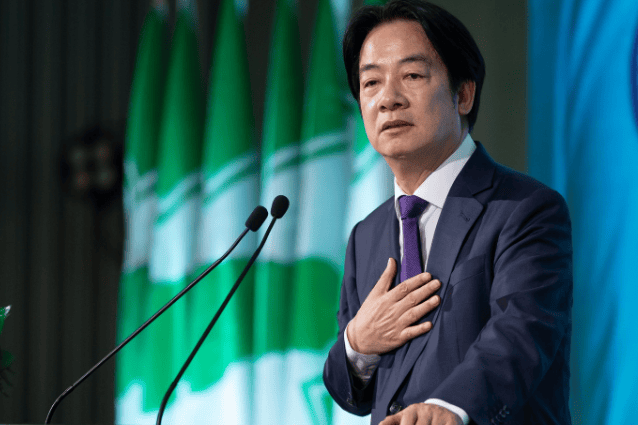 解放军四面围台，驻日美军准备B计划，岛内风向变了，赖清德怕啥来啥