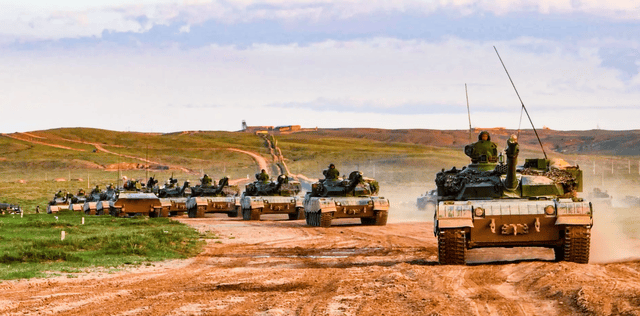 还没到年底就哭穷？新年全军开训，“五对轮”为何仍是主战装备