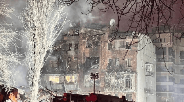 基辅上空再现战火，俄罗斯轰炸计划却急刹车！俄军斩首行动为何戛然而止？