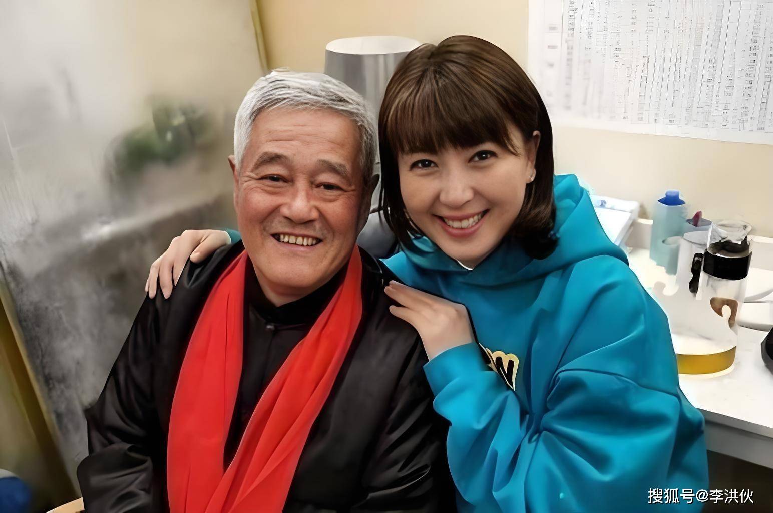 品牌方换包装?酸学女星闫学晶陷代言危机,忘了赵本山的用心良苦