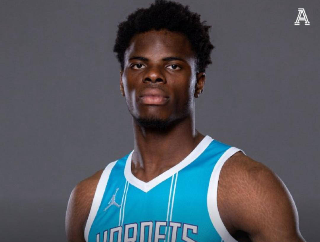 NBA职业联赛中文官网__实时赛程比分+球队资讯历史第一人！31号秀退出NBA逆袭加盟NCAA为何能破格入校？