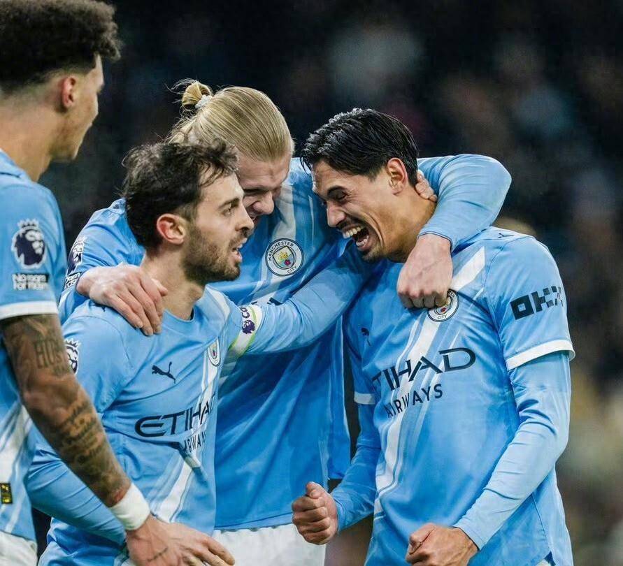 英超联赛免费高清直播+实时赛程+积分预测（2025赛季全覆盖）一夜变天！随着曼城1-1绝平切尔西英超积分榜鞥新阿森纳收大礼！