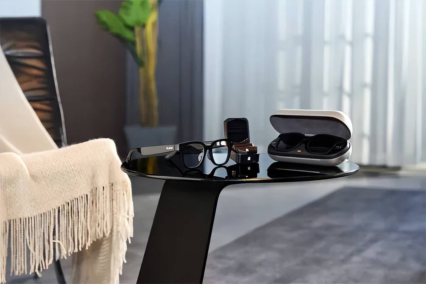 CES变成中国科技秀：机器人跳舞、熊猫获奖、眼镜会说话