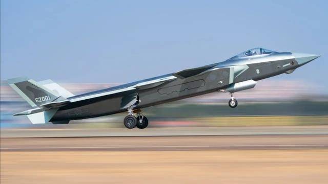 解放军战机飞过宫古海峡，日方极力隐藏的秘密，被中方发现了