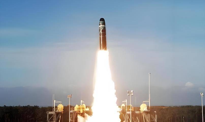 唯一没有美国驻军的西方强国，美军穷尽所能，几十年拿它没办法