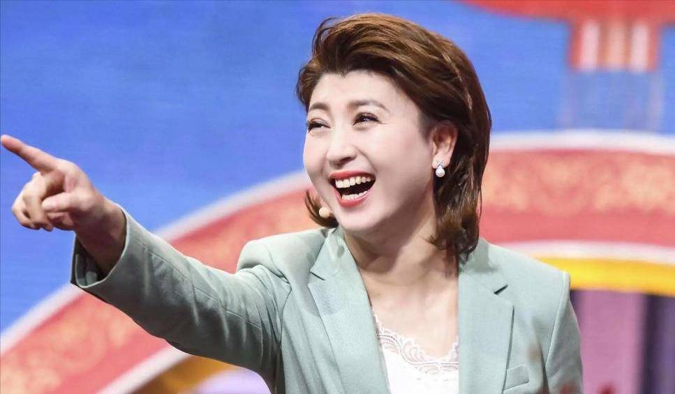 凉了！闫学晶又被曝身份造假 ，李雪健不再沉默