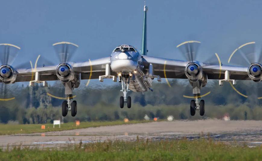 可绕地球飞80圈的核轰炸机，升空就意味着开战，美国也不敢击落