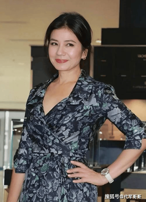 65岁钟楚红近况曝光！老公去世18年未再嫁，一个人孤苦伶仃生活