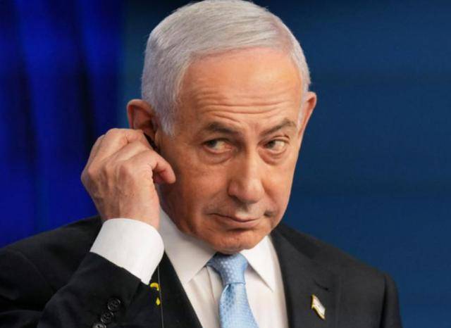 伊朗2000枚导弹对准美基地，中国把话带到，特朗普按下开战暂停键