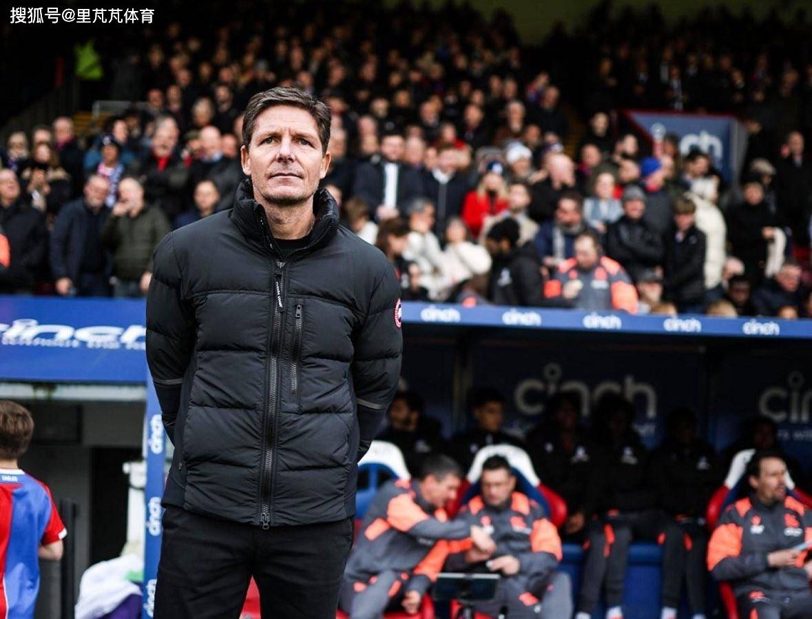 原创             英超主帅真难当！三人拿下月最佳后下课，新科欧联冠军也想换帅