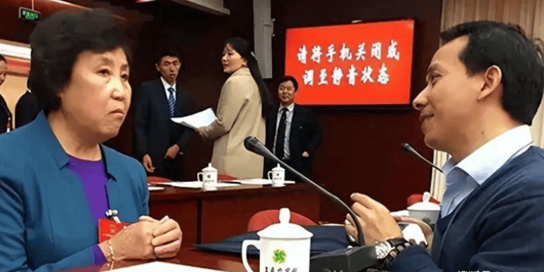 雷速体育- 雷速体育app下载- 足球篮球专业直播平台陈永贵副手郭凤莲的现状：儿子都是亿万富翁大儿子掏3000万修庙