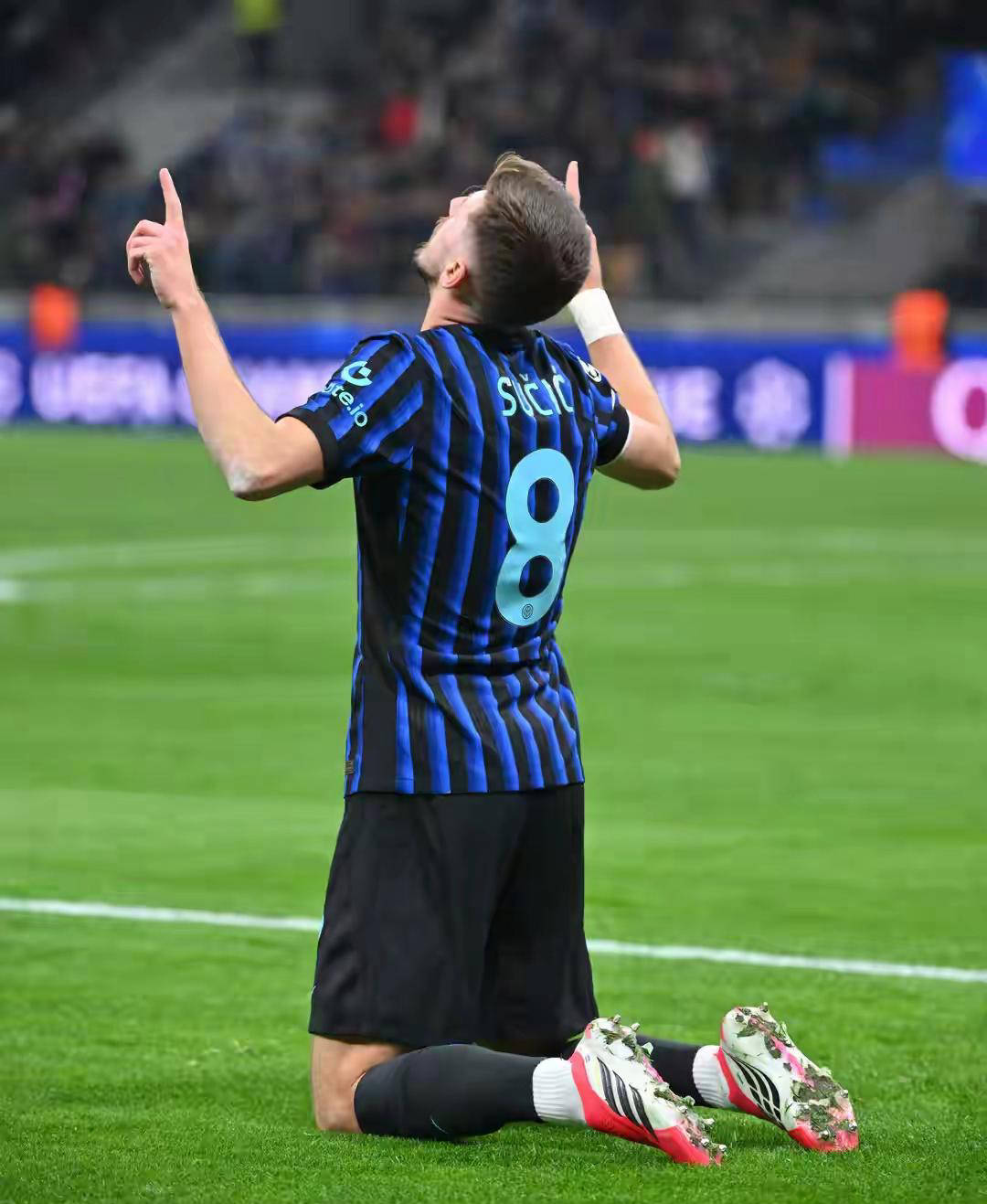 “英超联赛免费高清直播+实时赛程+积分预测