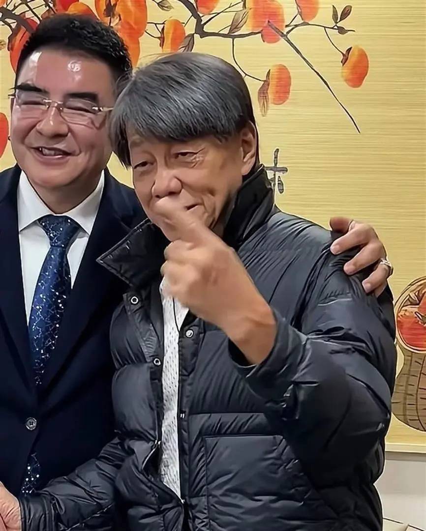 陈光标真敢说!他曝梁小龙是被身边人累垮的,早就劝过可惜没听劝,人走了账号还在卖货