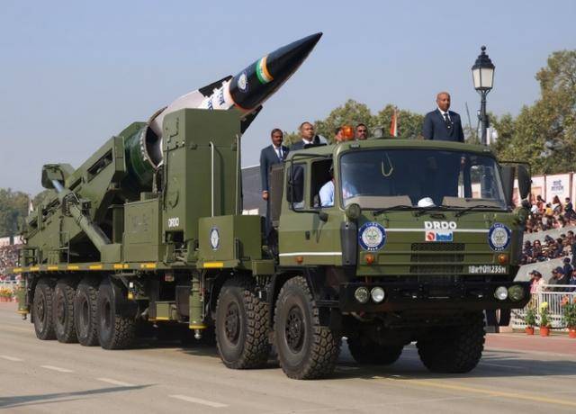 当着欧盟面，印度阅兵展示“摧毁歼10C”，花样庆祝“5·7大捷”