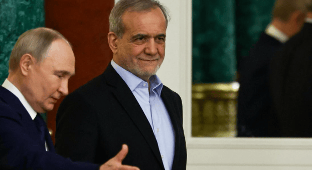 全世界都被特朗普耍了？打击伊朗或许只是个幌子，美真正目标已布局四年